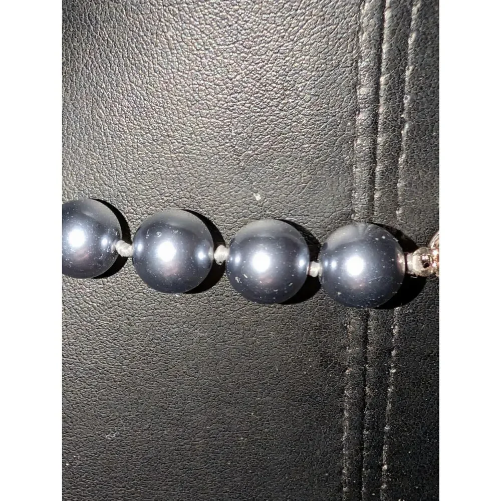 Silver Glass Beaded Necklace With Magnetic Clasp